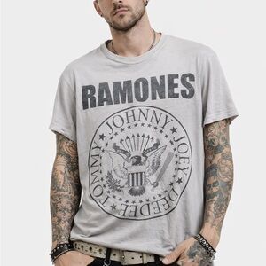 Ramones Distressed Graphic Gray T-Shirt
